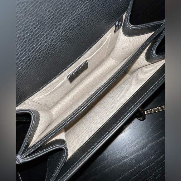 Gucci Interlocking Chain Crossbody Bag - Picture 5 of 5